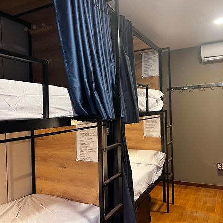 Hostel Estrella 20 Madryt Zewnętrze zdjęcie