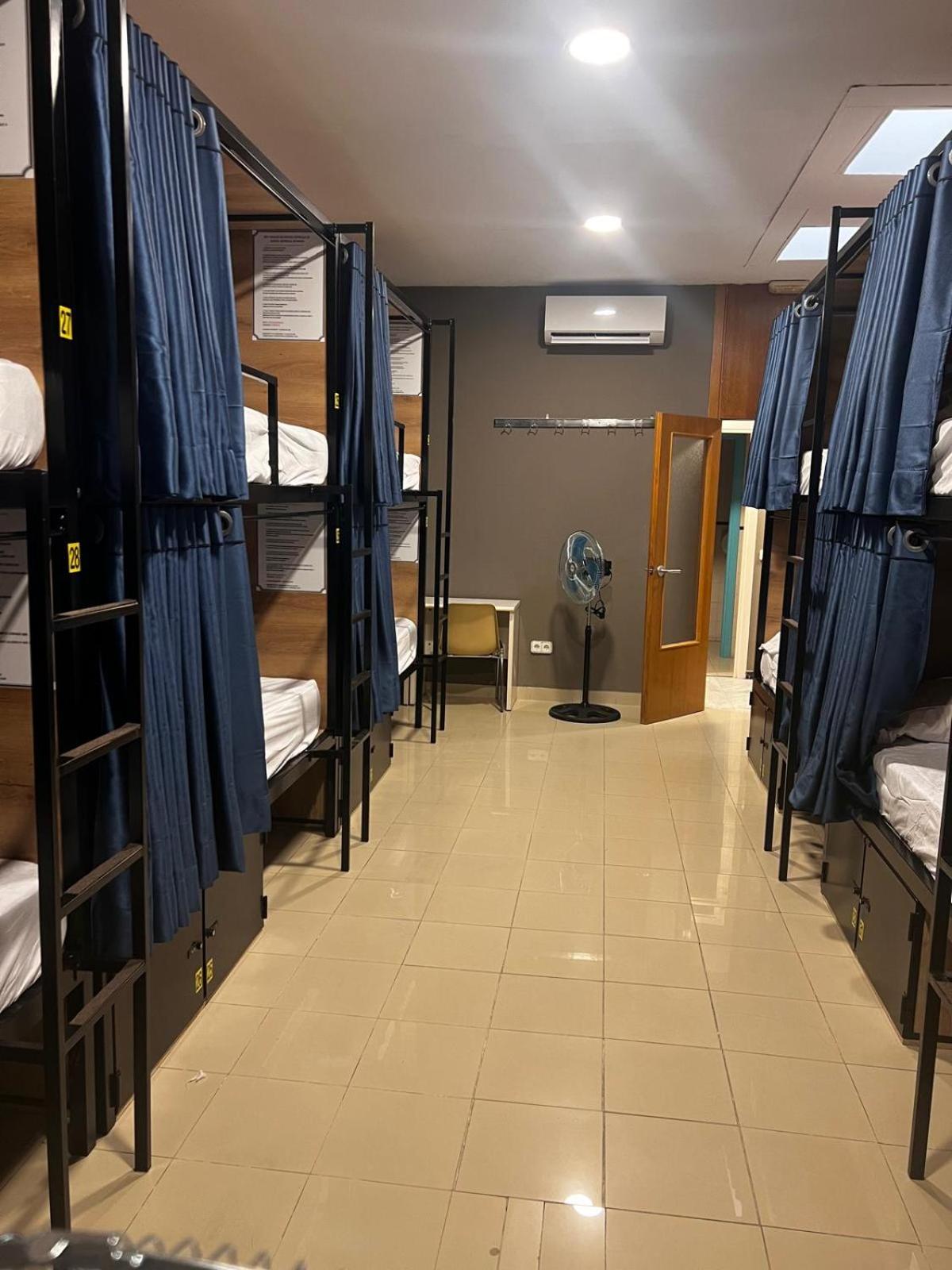 Hostel Estrella 20 Madryt Zewnętrze zdjęcie