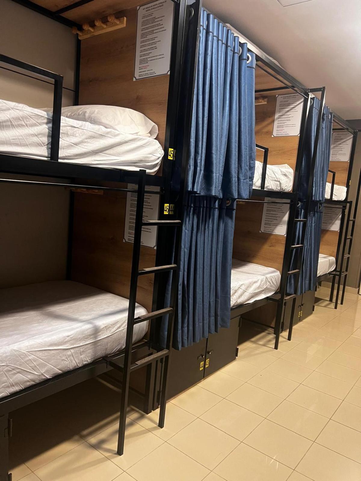 Hostel Estrella 20 Madryt Zewnętrze zdjęcie