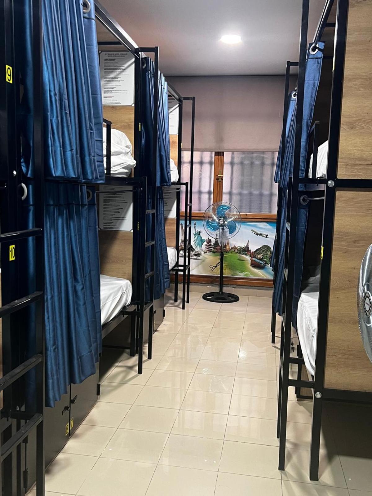 Hostel Estrella 20 Madryt Zewnętrze zdjęcie