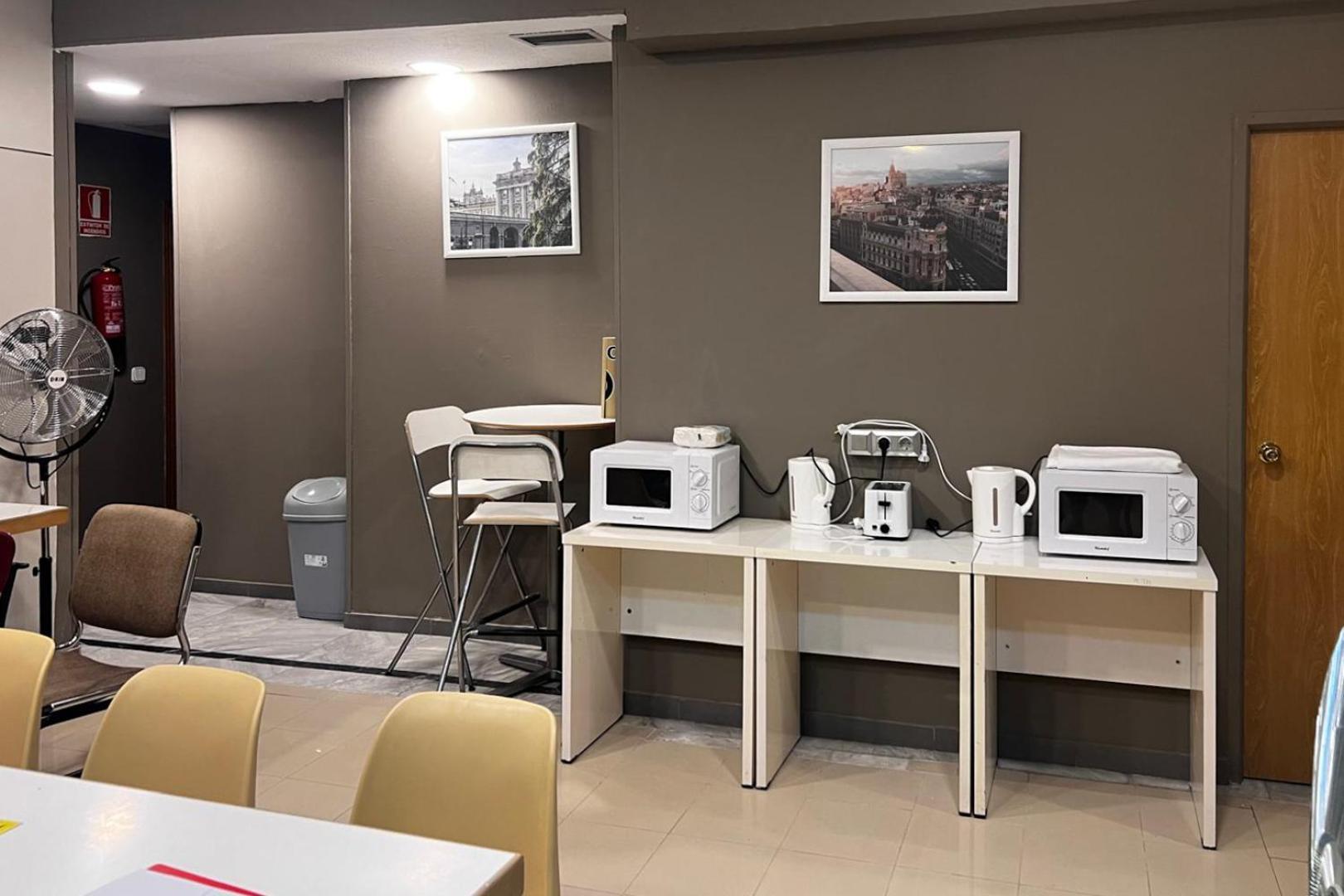 Hostel Estrella 20 Madryt Zewnętrze zdjęcie