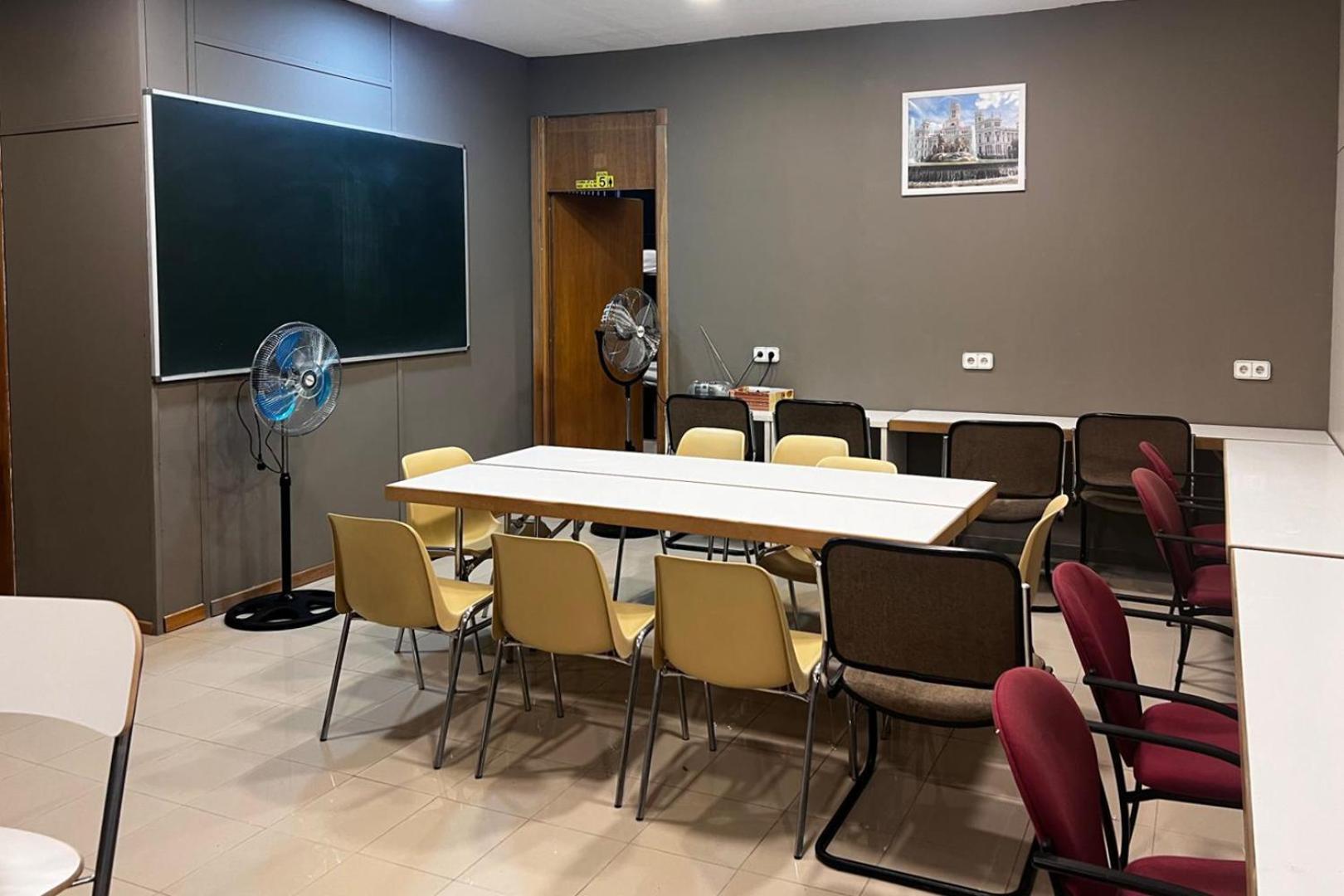 Hostel Estrella 20 Madryt Zewnętrze zdjęcie