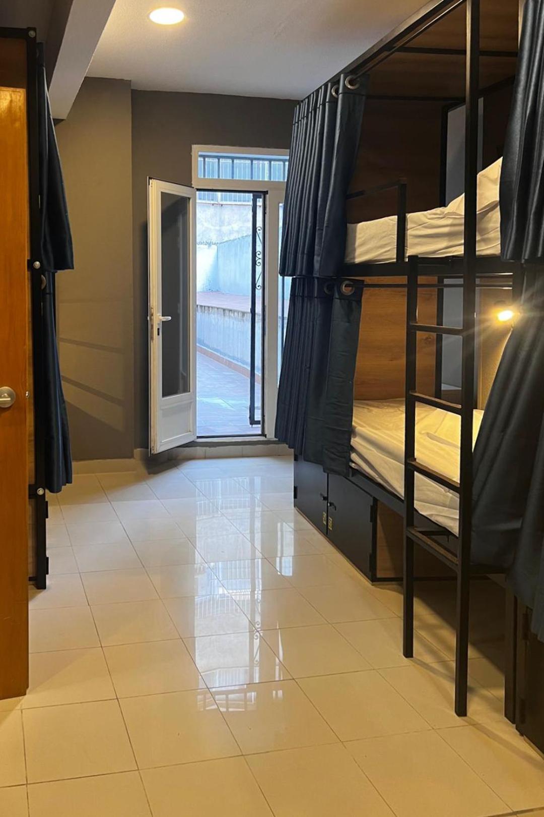 Hostel Estrella 20 Madryt Zewnętrze zdjęcie