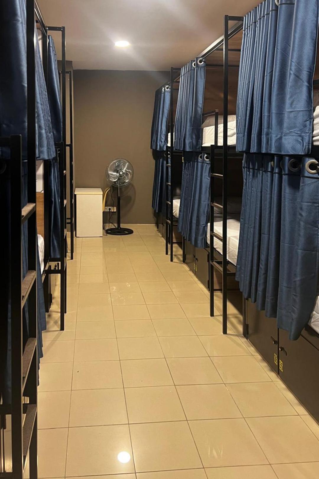 Hostel Estrella 20 Madryt Zewnętrze zdjęcie