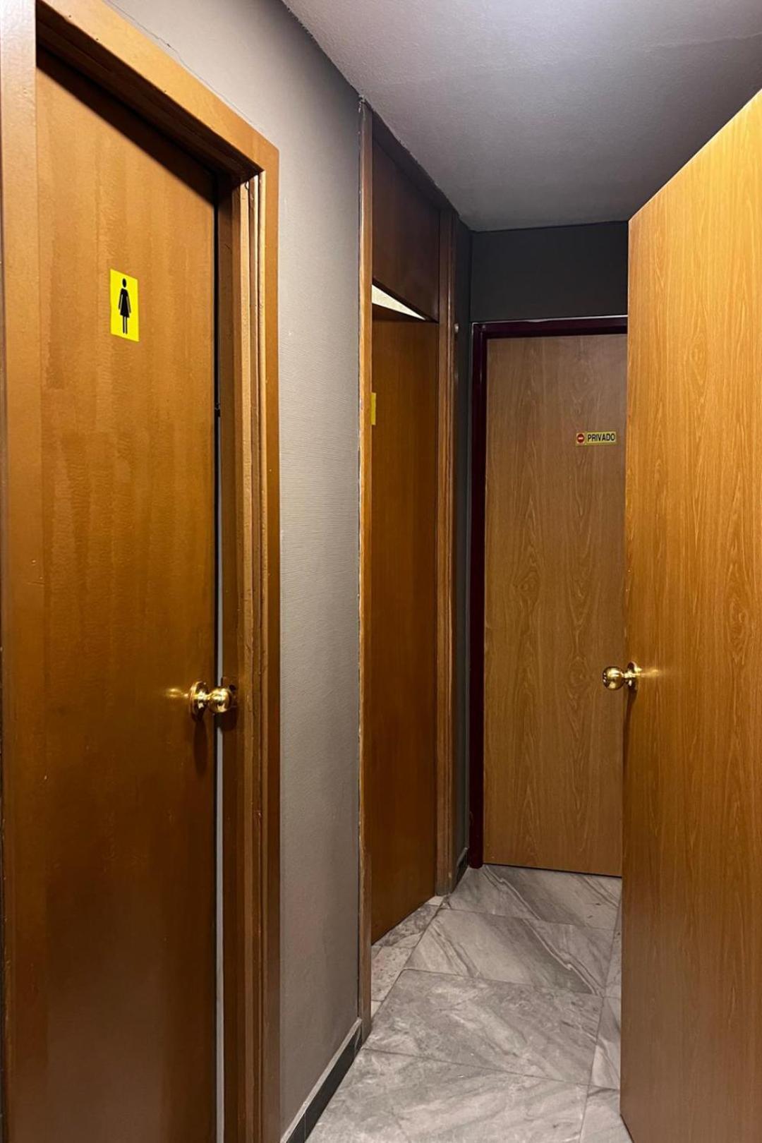 Hostel Estrella 20 Madryt Zewnętrze zdjęcie
