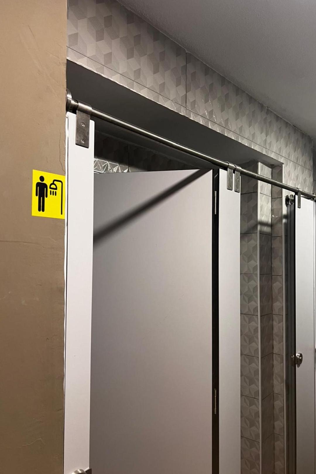 Hostel Estrella 20 Madryt Zewnętrze zdjęcie