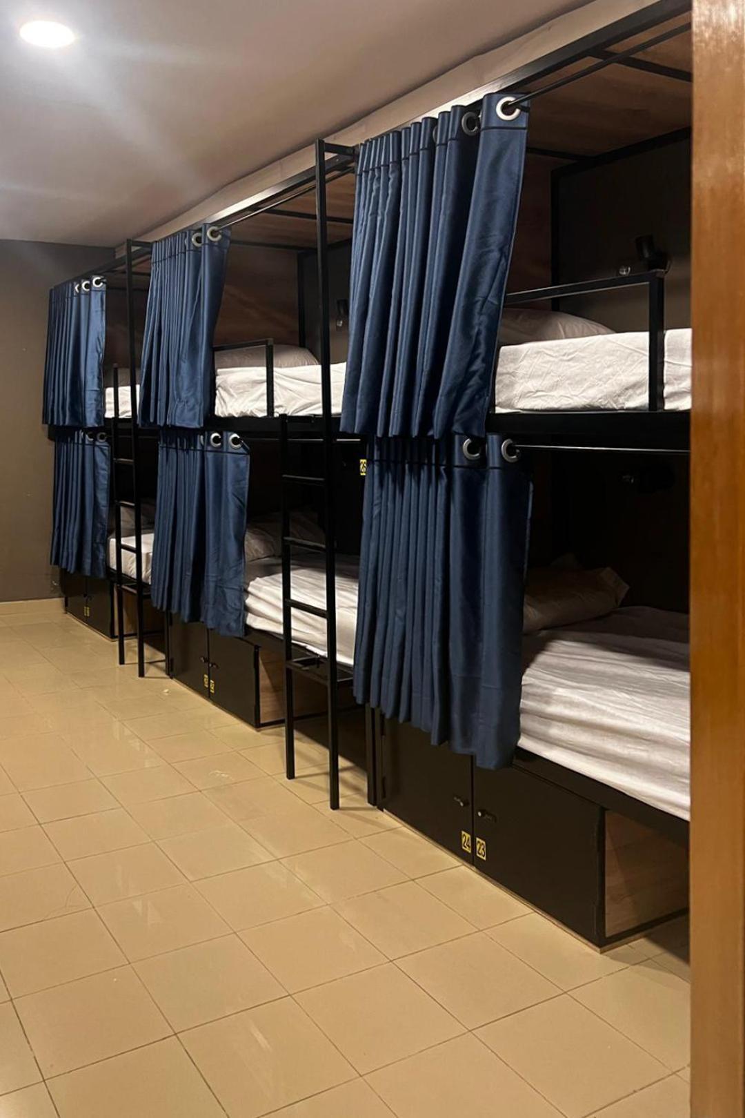 Hostel Estrella 20 Madryt Zewnętrze zdjęcie