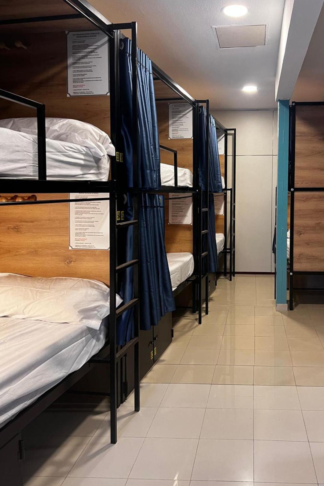 Hostel Estrella 20 Madryt Zewnętrze zdjęcie